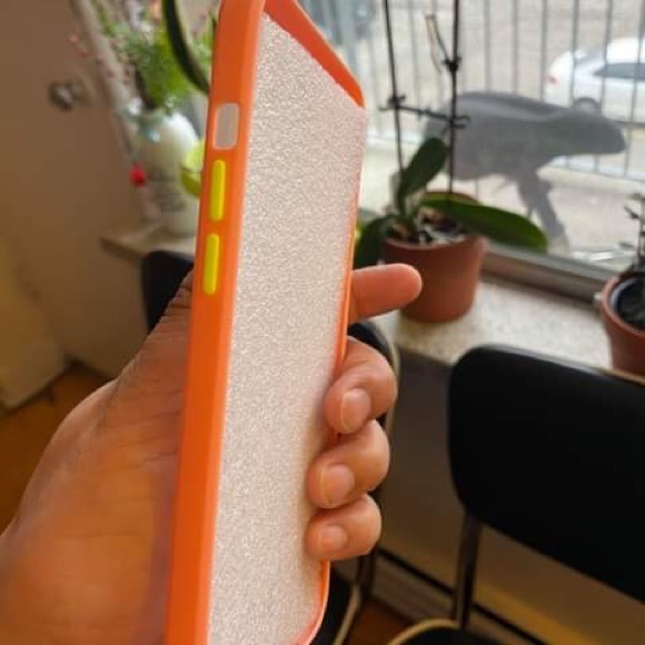 I phone case 12 pro max pink colour - Picture 5 of 5